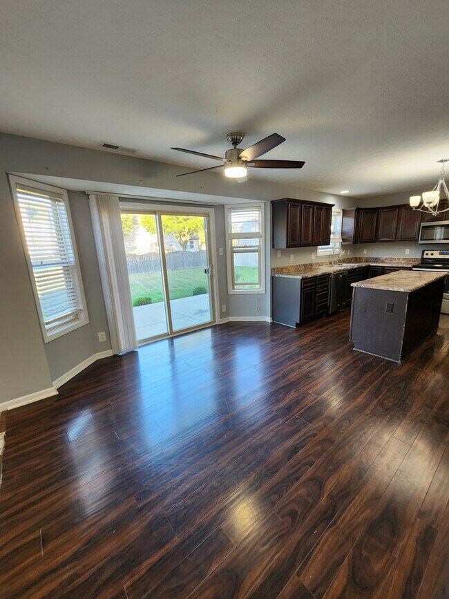 Building Photo - 8213 Briarhill Lane