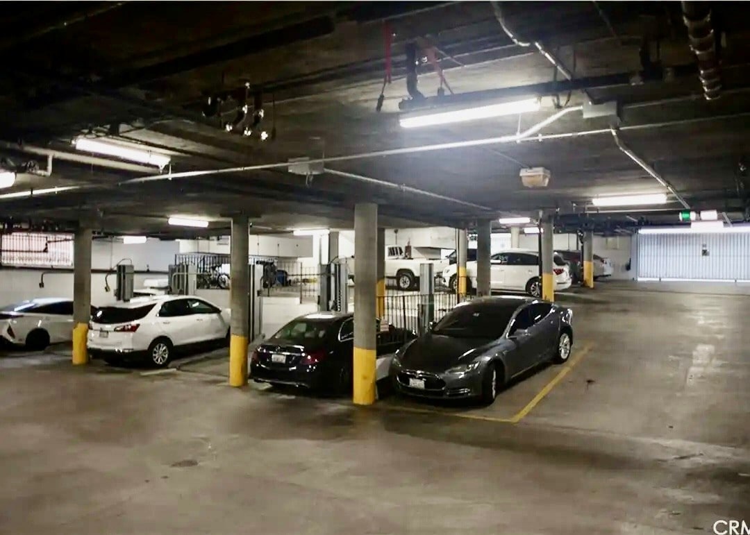 Garage 2 Spaces - 843 4th St