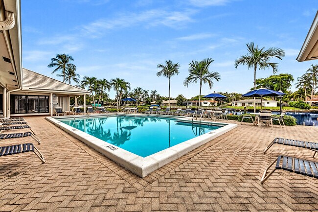 Building Photo - 120 Cypress Club Dr