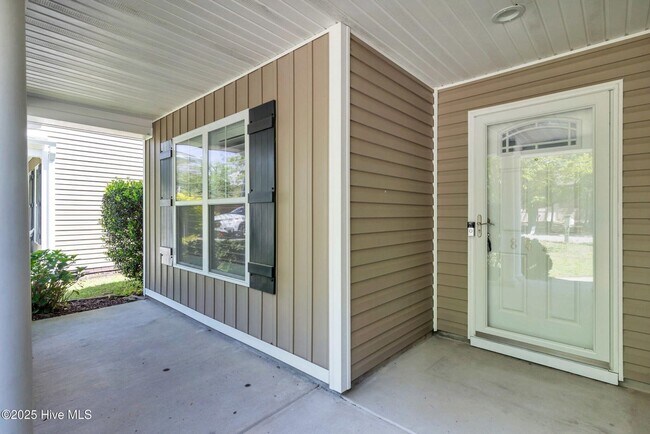 Building Photo - 3 Bed 2 Bath w/ a Bonus in Vineyard Plantation!