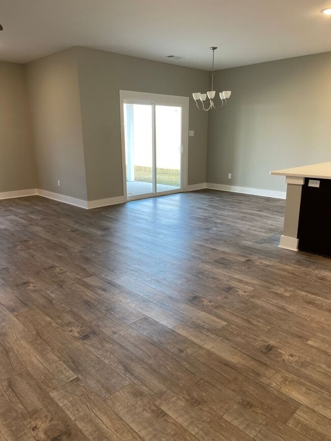 Building Photo - 3 Bedroom, 2 Bath Home in Valley View