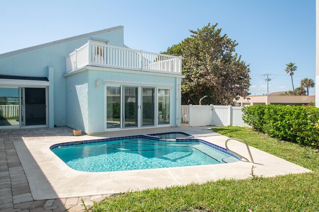 Building Photo - 959 N Hwy A1A