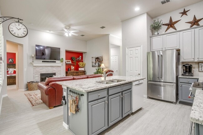 Building Photo - 709 Scenic Ranch Cir