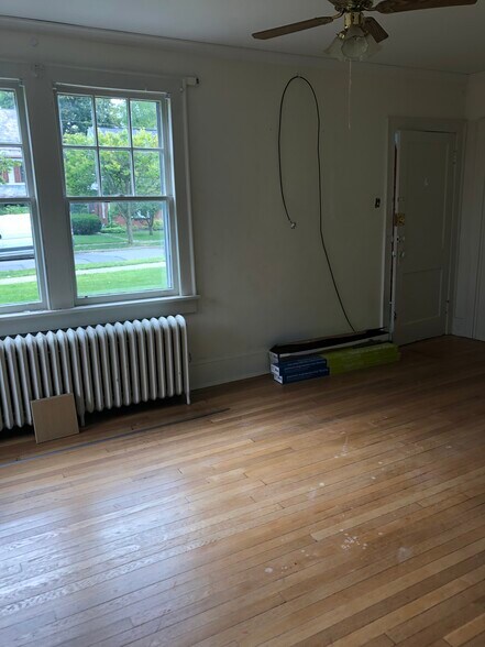 Building Photo - 245 E Hamilton Ave