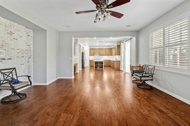 Building Photo - 507 Burk Pl