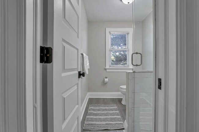 Building Photo - Stunning Restored 4BR Home Steps from Goodale Park & the Short North