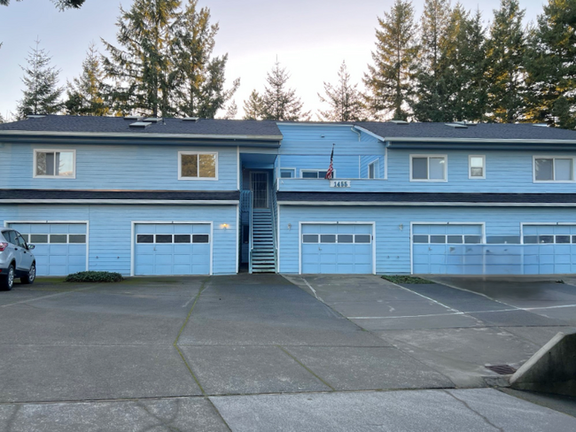 Building Photo - 1455 Seacrest Ln