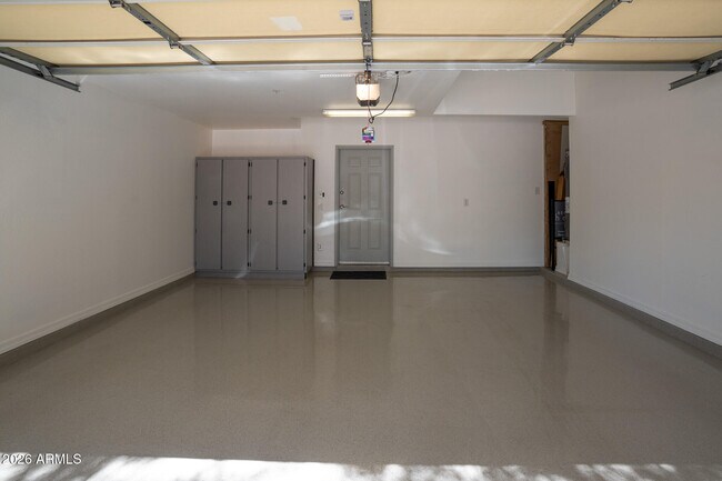 Building Photo - 11000 N 77th Pl