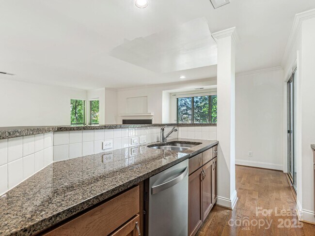 Building Photo - 2506 Cranbrook Ln