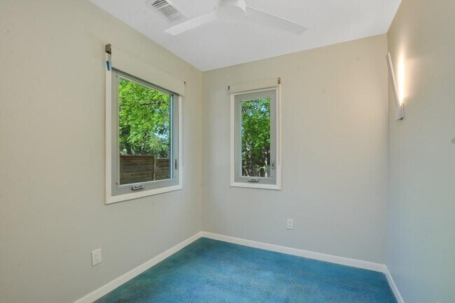 Building Photo - 2410 Bryan St