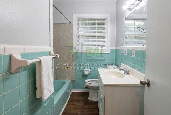 Building Photo - 6106 Venetian Way SW