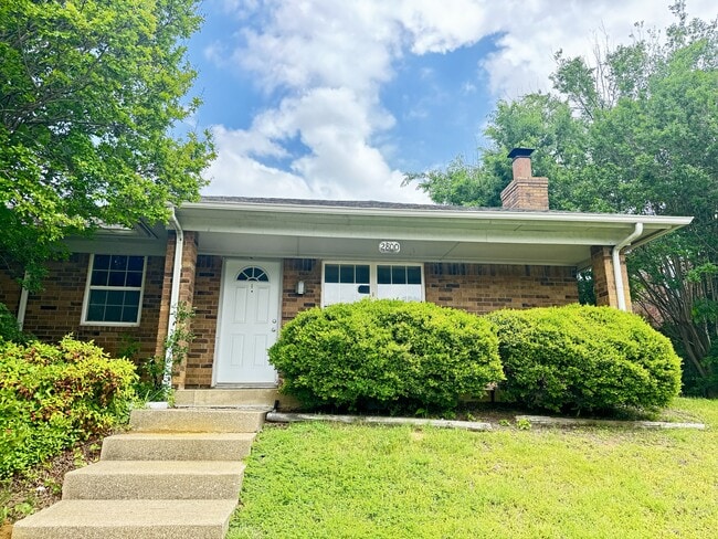 Primary Photo - 2800 Shady Grove Dr