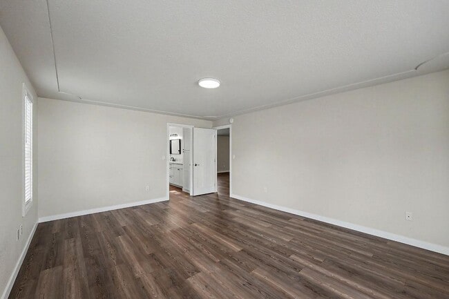 Building Photo - 9123 Wendy Dr SE