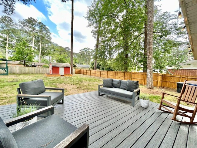 Building Photo - Ready 07-13-26! 4/2 Ranch Home On Corner Lot! Pet-Friendly & All Appliances Convey!