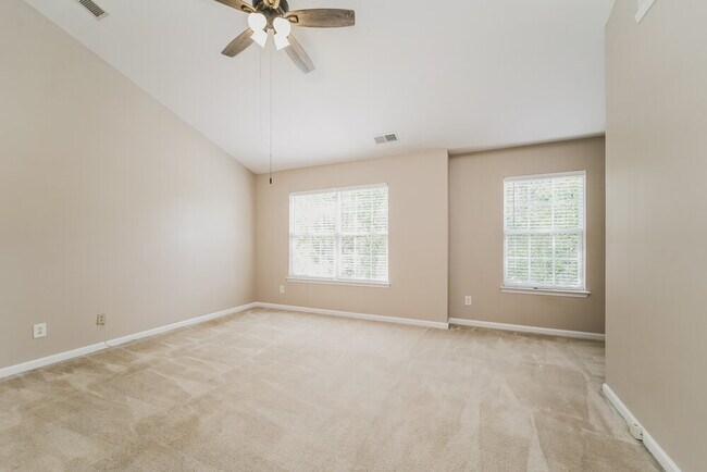 Building Photo - 328 Wrayhill Dr