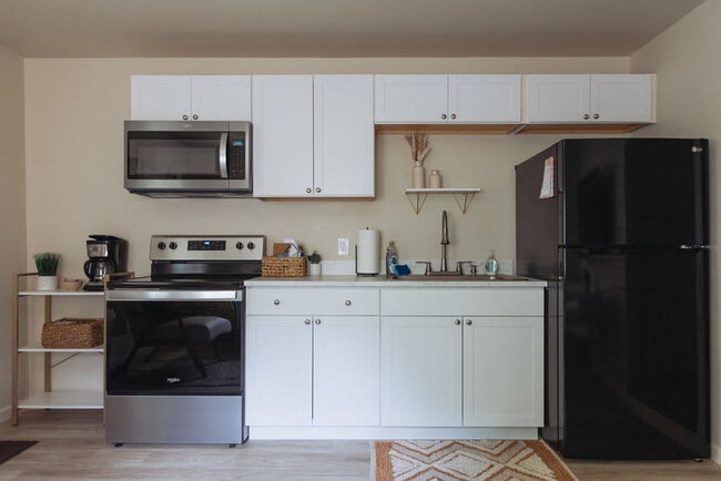 Building Photo - 308 Lamont St