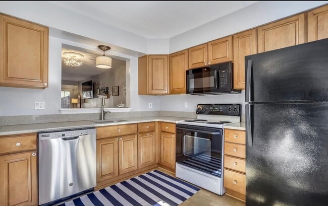 Building Photo - 980 Breakwater Dr