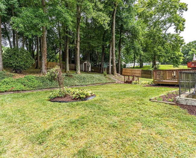 Building Photo - 2126 Briarwood Dr