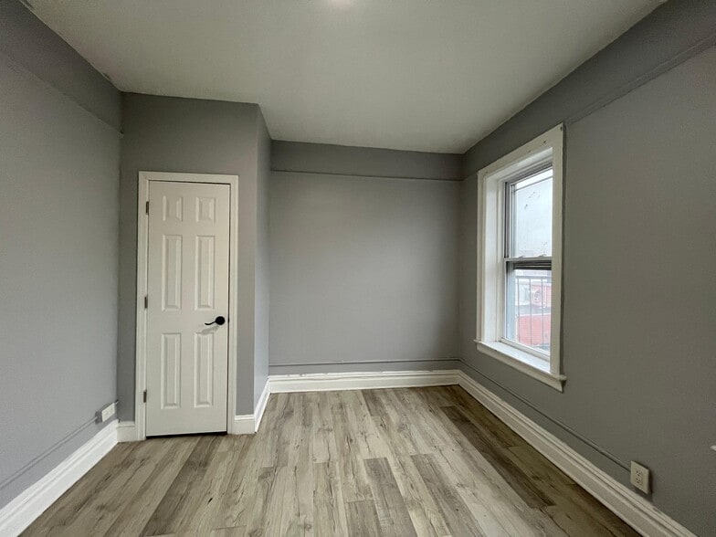 Building Photo - 316 Summit Ave