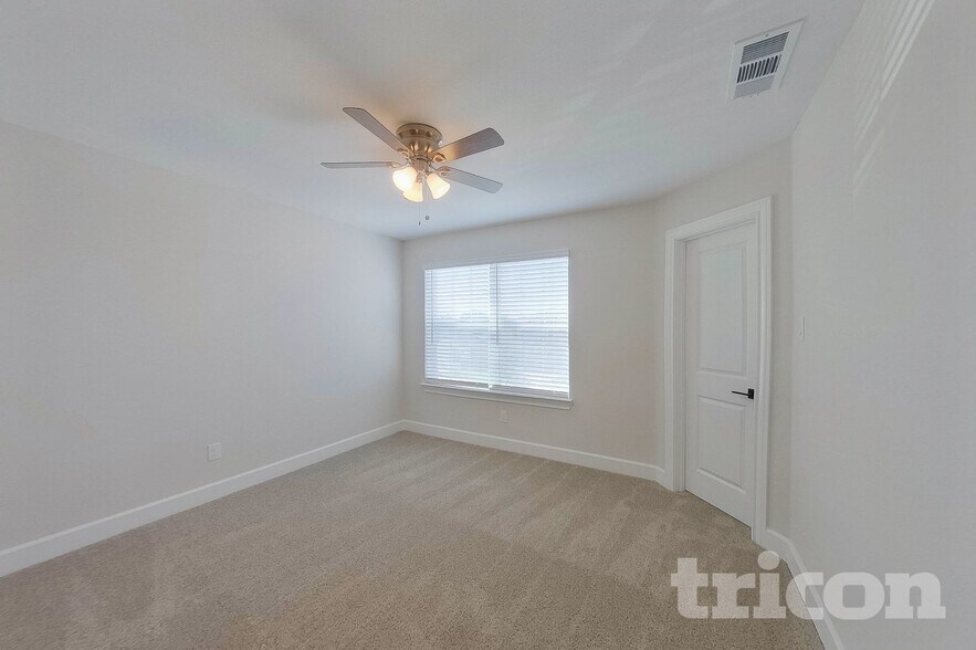 Building Photo - 1206 Dye Blvd