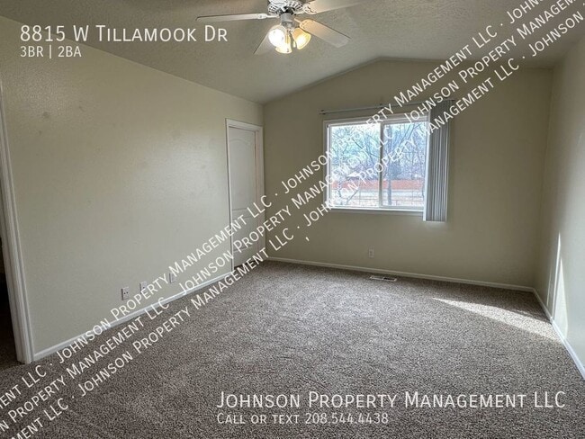Building Photo - 8815 W Tillamook Dr
