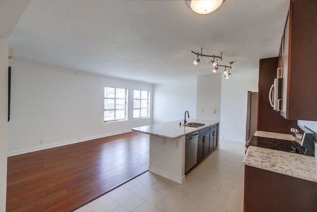 Building Photo - 4545 Arizona St