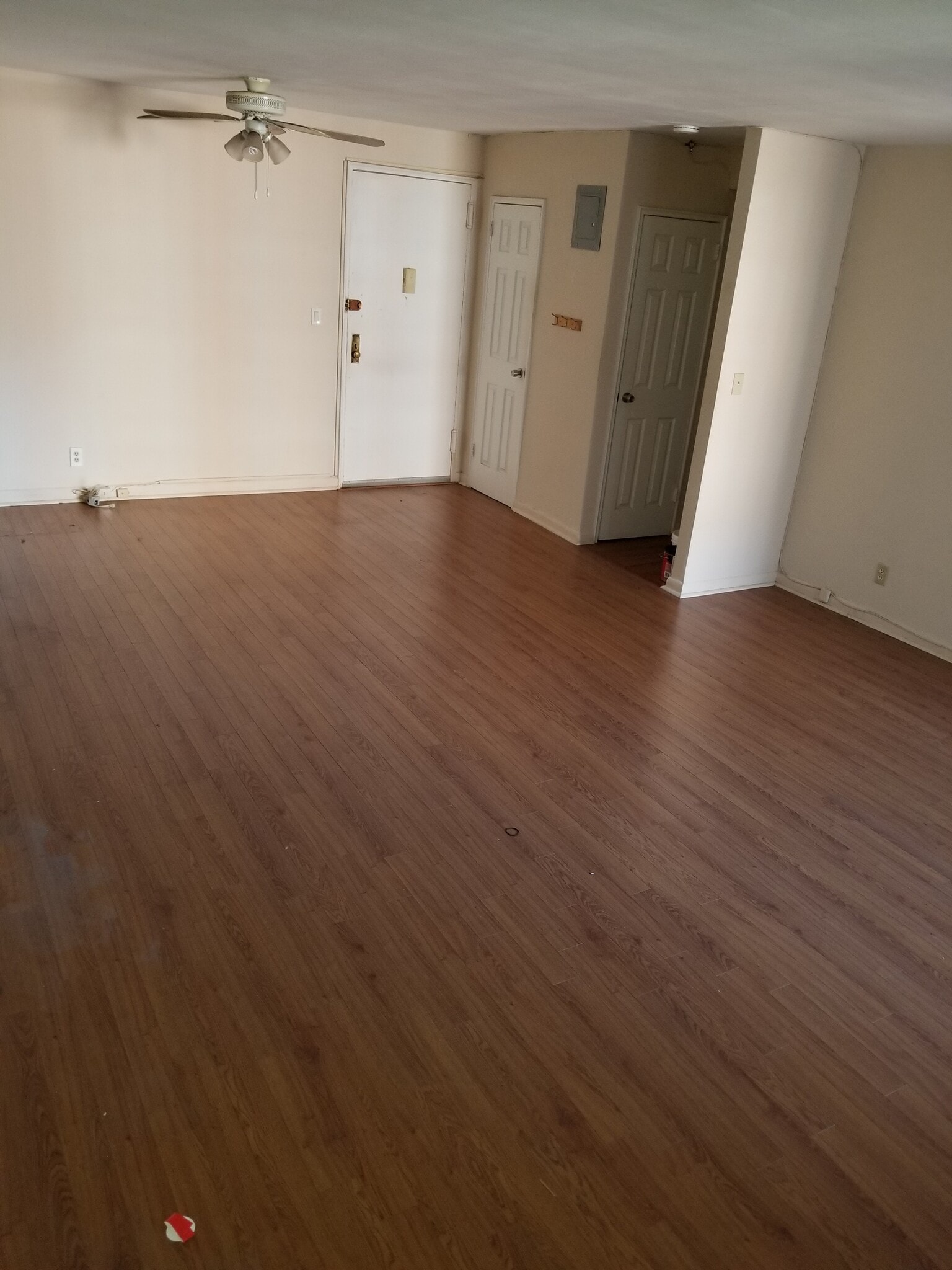 Building Photo - 3 Sadore Ln