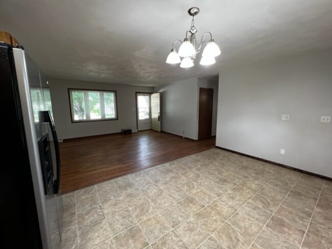 Building Photo - 4442 Rushmore Dr NE