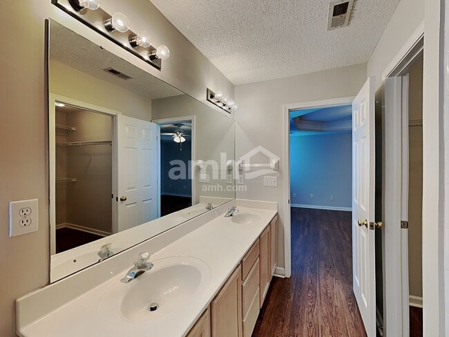 Building Photo - 7537 Sparkleberry Dr