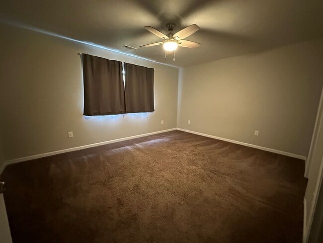 Building Photo - 921 Quail Point Ct