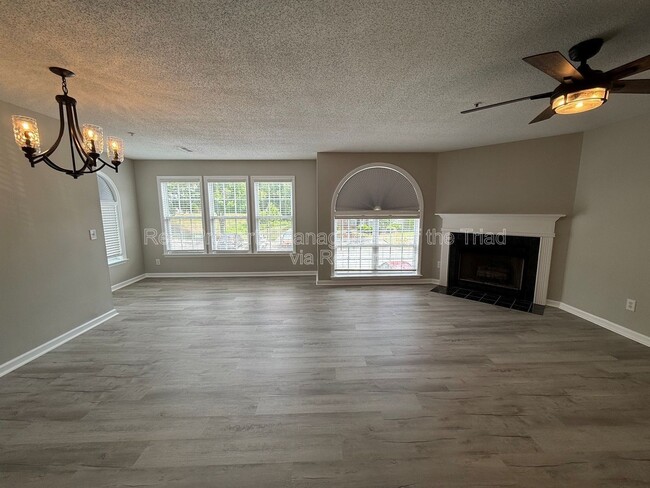 Building Photo - 521 Mill Pond Dr