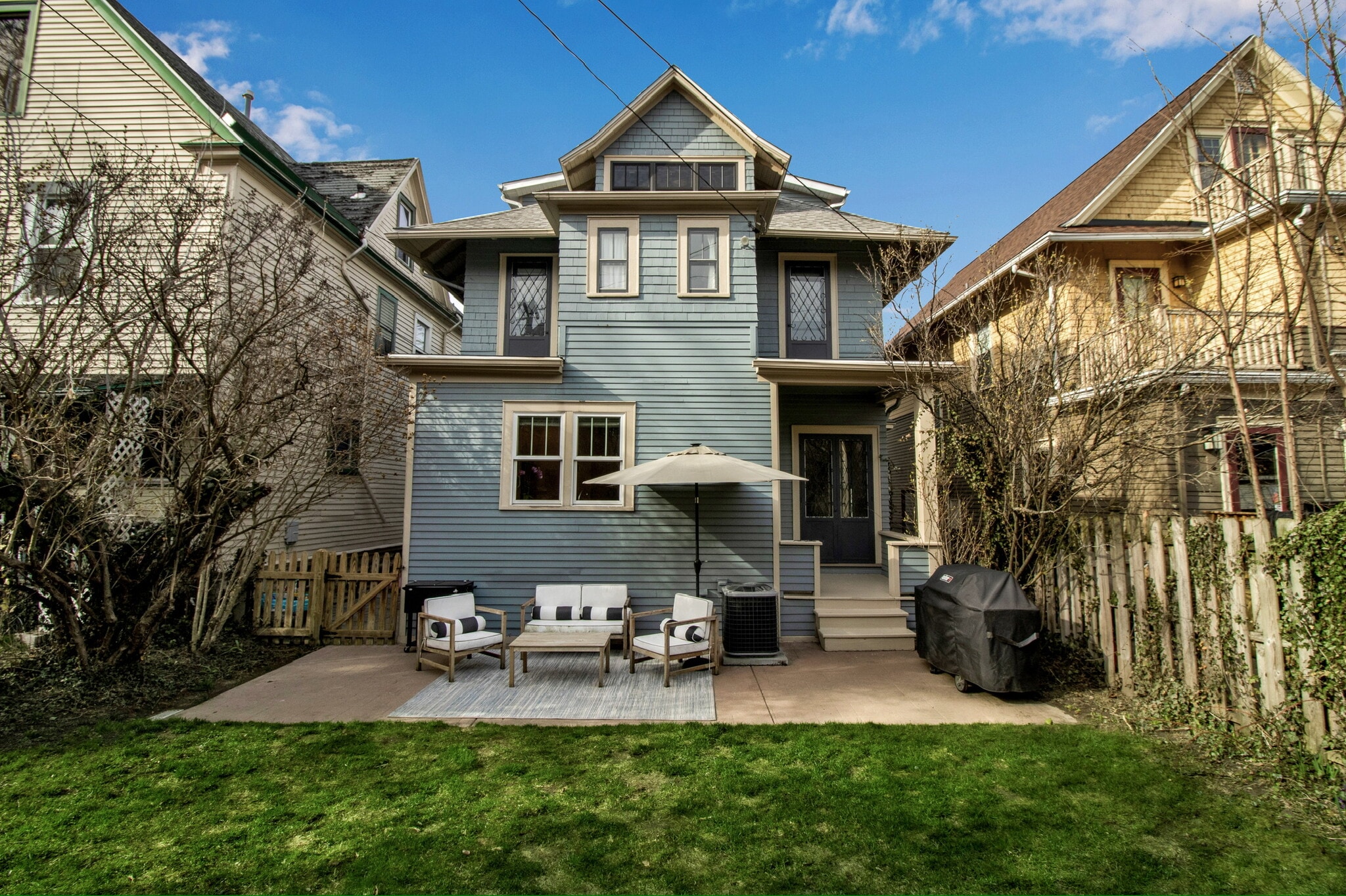 Building Photo - 827 Bird Ave