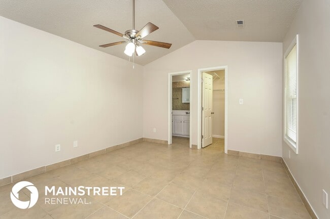 Building Photo - 5603 Green Apple Dr