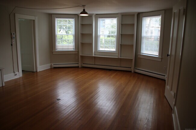 Building Photo - 130 W River St