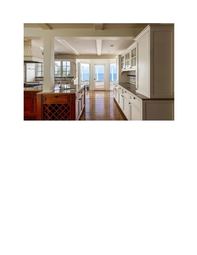 Building Photo - Amazing location in La Jolla for a big house. Gustavo Lopez AMSI