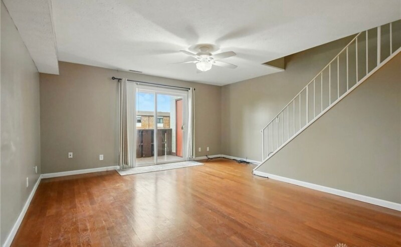 Building Photo - 647 Villa Rd