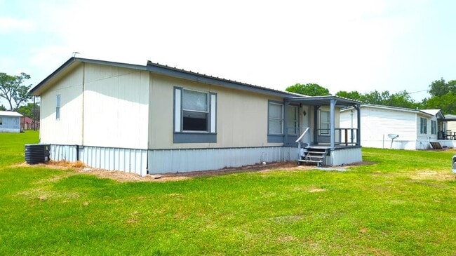 Building Photo - 115 Ava Ln
