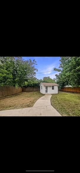Building Photo - 3604 Katrine St