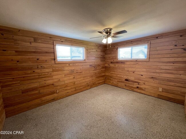 Building Photo - 305 Tarpon St