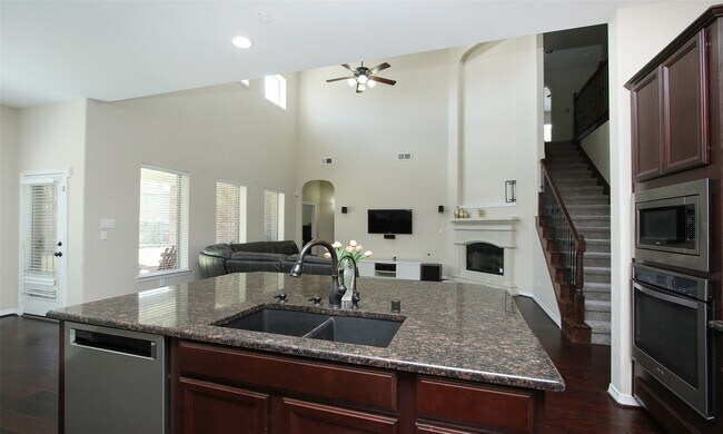 Building Photo - 27019 Drybank Creek Ln