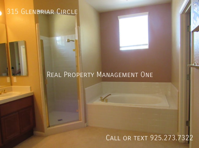 Building Photo - 315 Glenbriar Cir