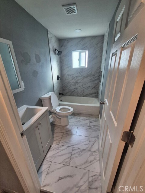 Building Photo - 2743 N E St