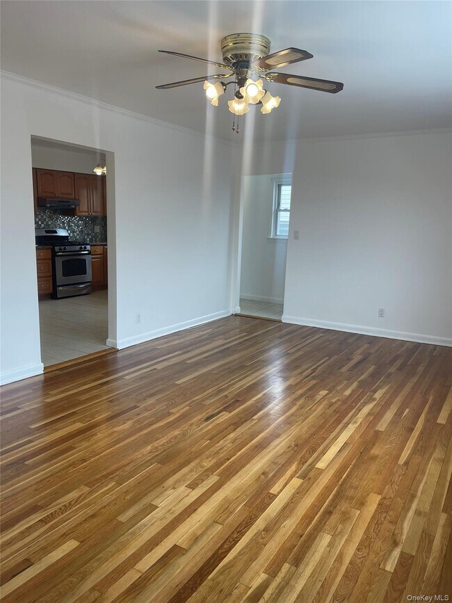 Building Photo - 166-19 25th Ave