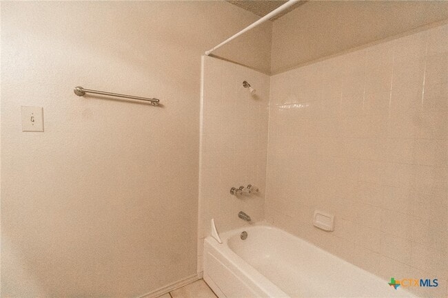Building Photo - 1301 Westway Dr