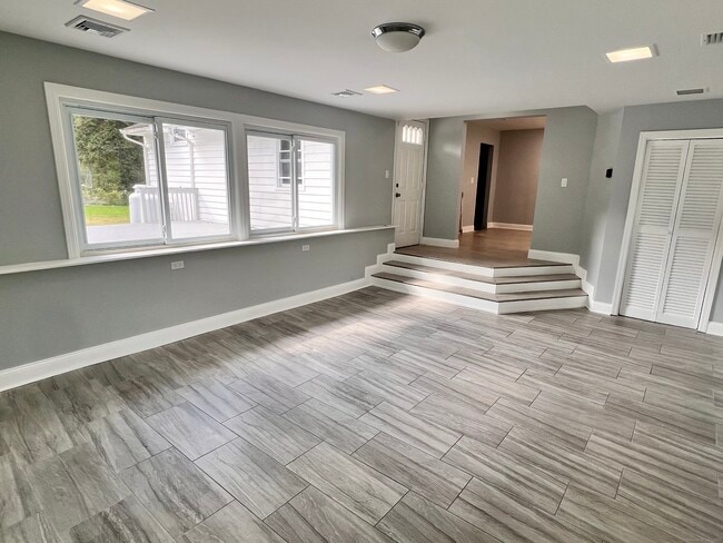 Building Photo - 267 Thunder Hill Dr