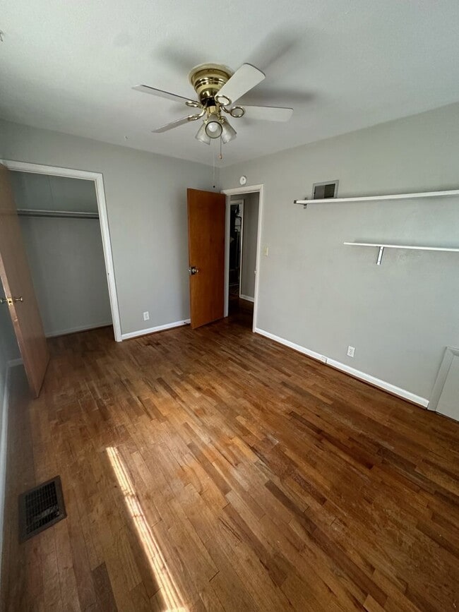 Building Photo - PRELEASING for AUGUST! Close to Campus