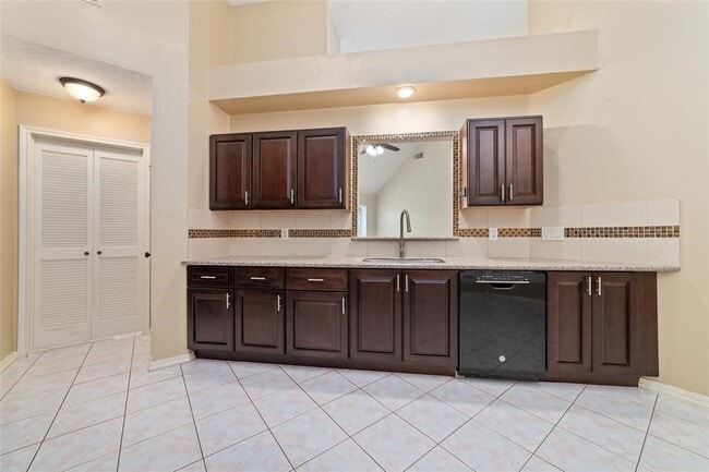 Building Photo - 13123 Careywood Dr