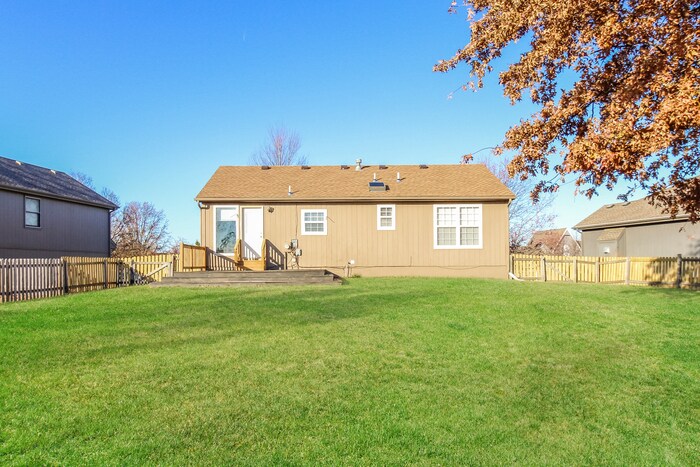 Building Photo - 11205 N Ditman Ave