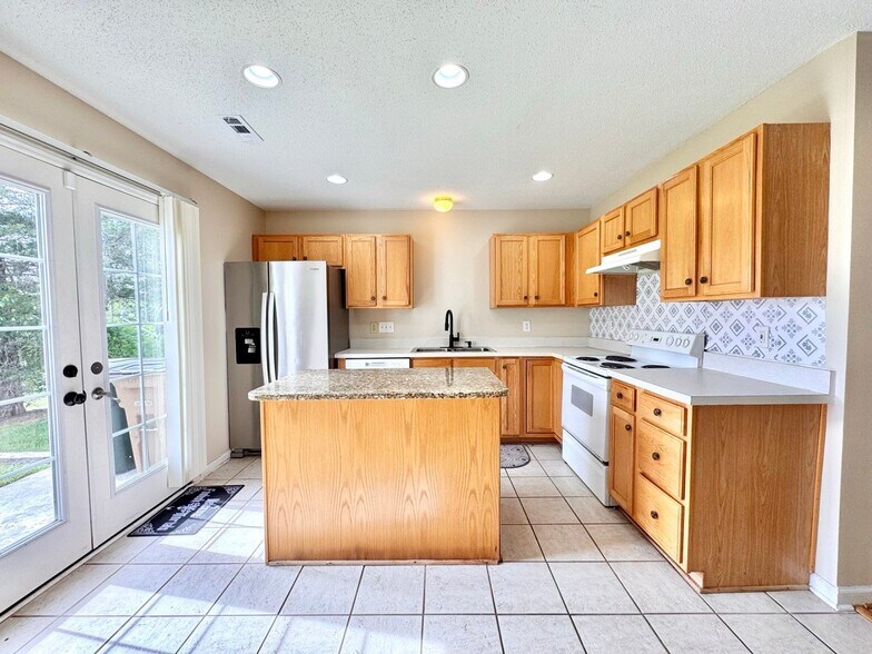 Building Photo - 4437 Carly's Way