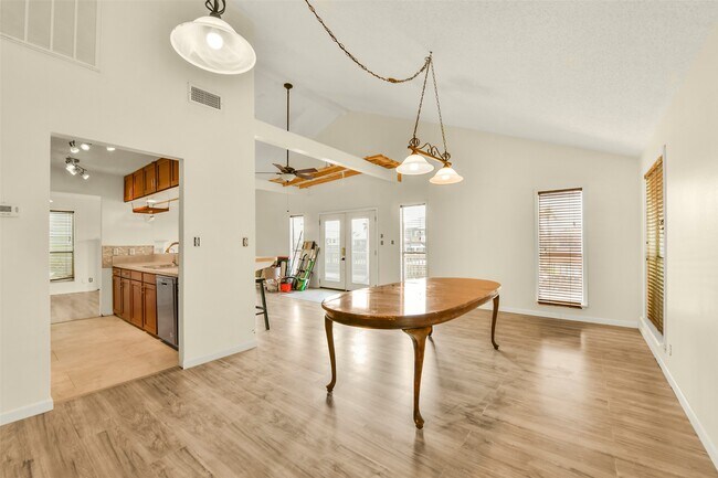 Building Photo - 1073 Redfish St